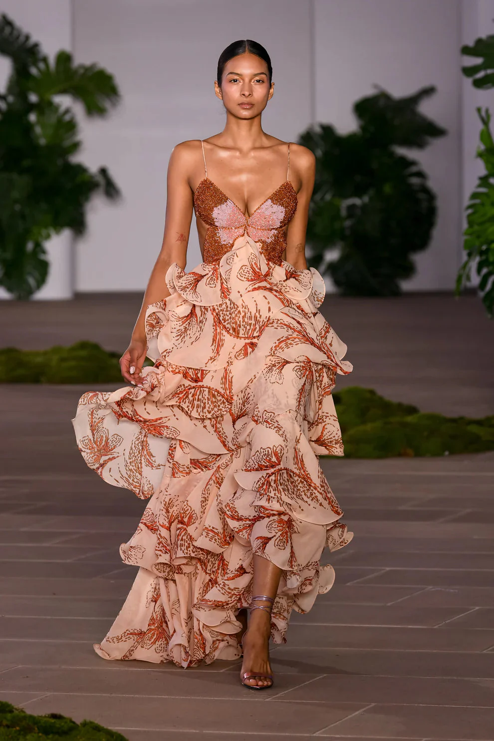 Ameliah - Elegante Abito Senza Maniche Con Volant - Image 2
