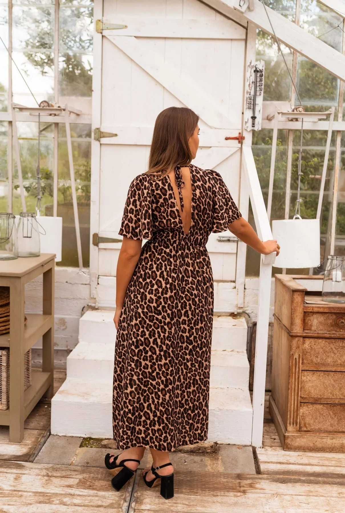 Coralie - Elegante Abito Lungo Con Stampa Leopardata - Image 11
