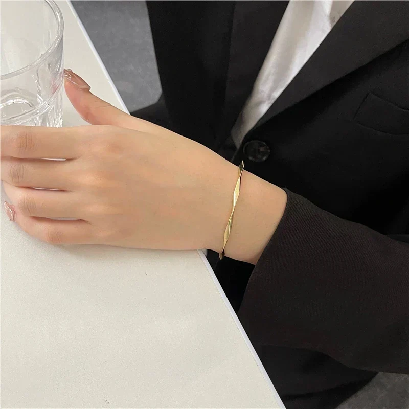 Elara - Bracciale Elegante Con Intreccio - Image 3