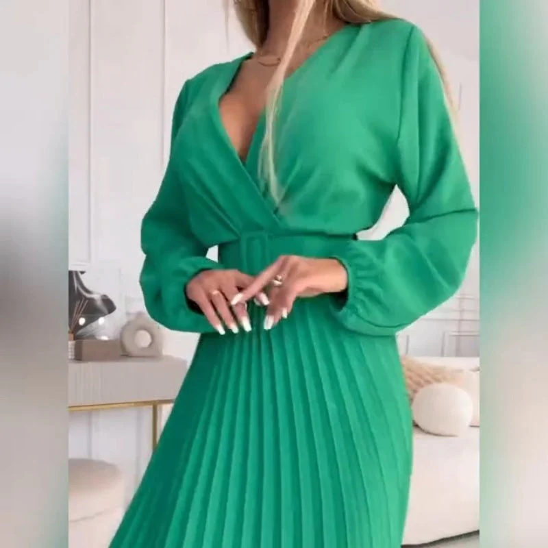 Elza - Elegante Abito Midi a Pieghe - Image 8
