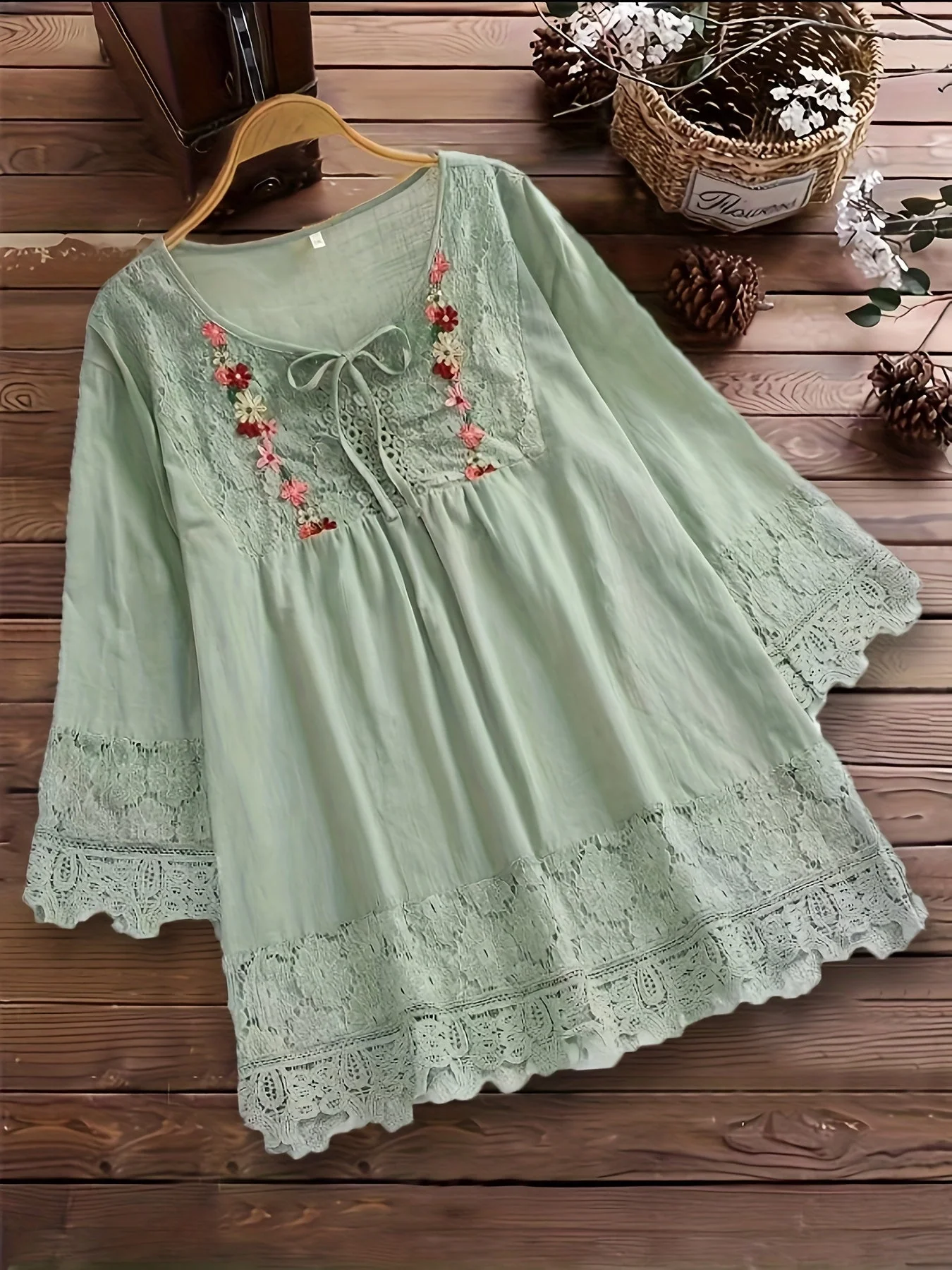Esmeralda - Camicetta Elegance in Pizzo - Image 3