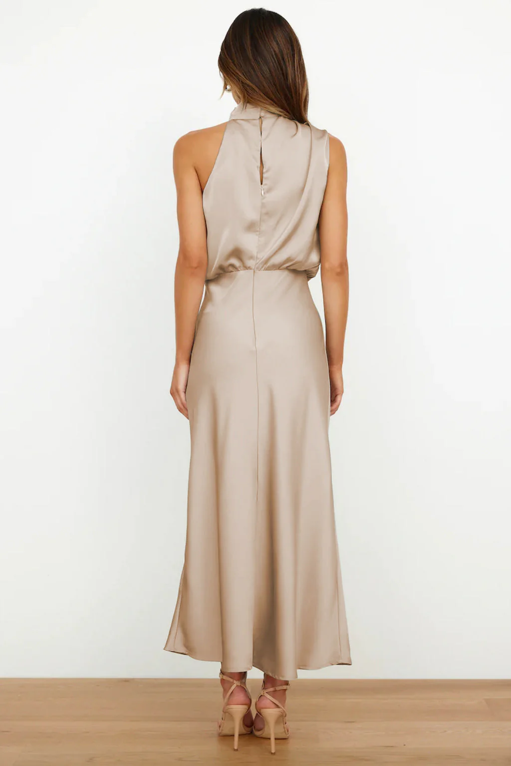 Justyna – Abito lungo con scollo all'americana - Image 10