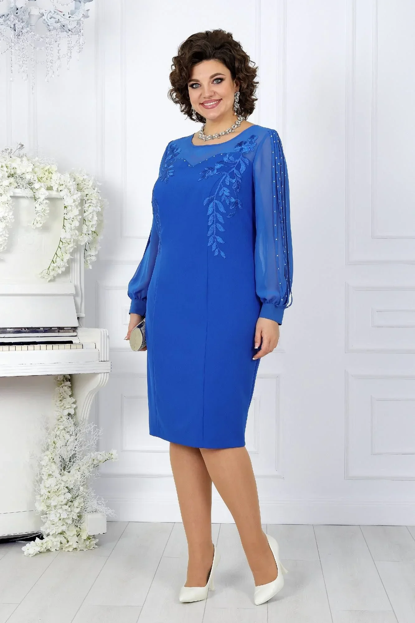 Katreen - Elegante Abito a Maniche Lunghe Con Ricami Floreali - Image 3