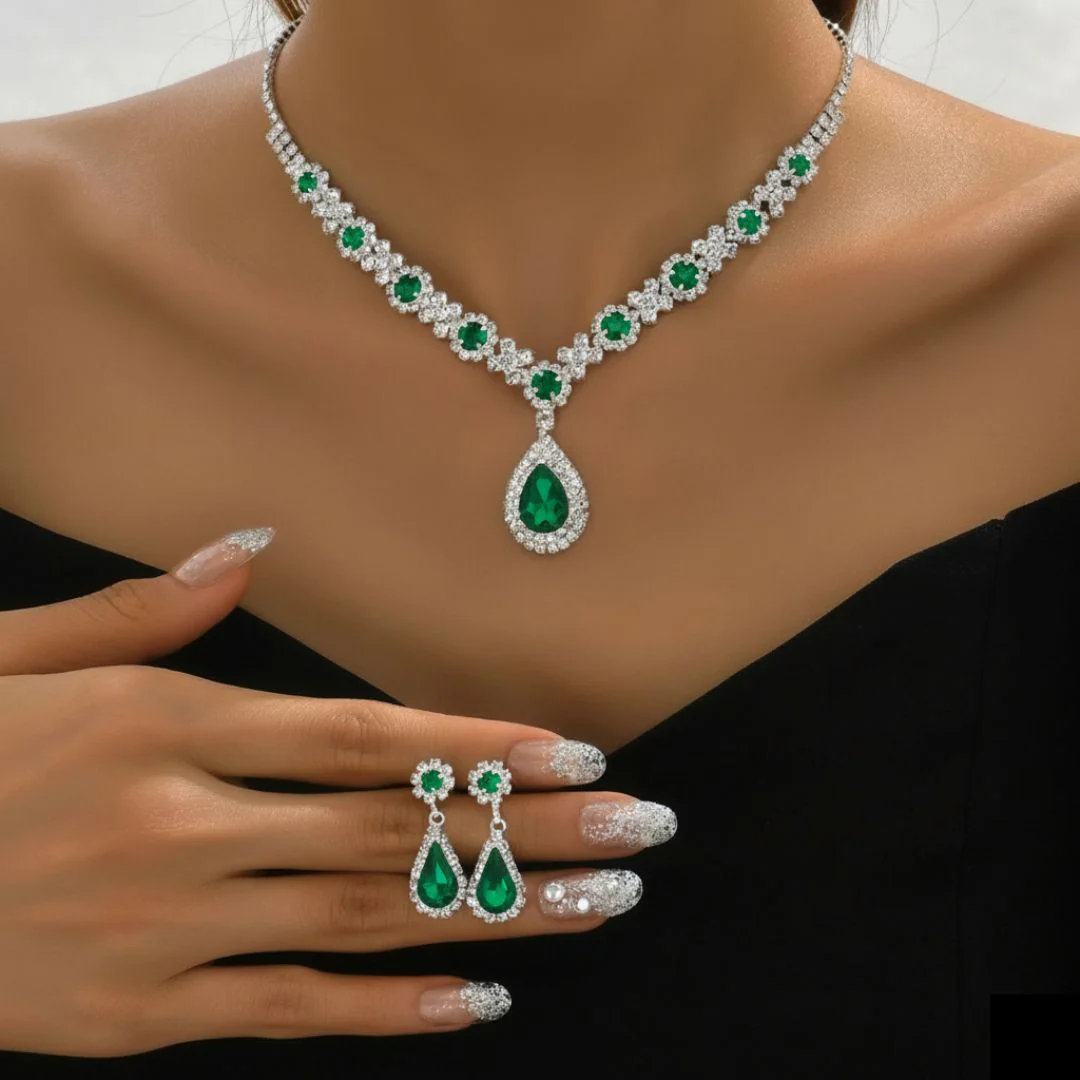 Kaylee - Set Collana con Goccia di Cristallo e Orecchini - Image 5