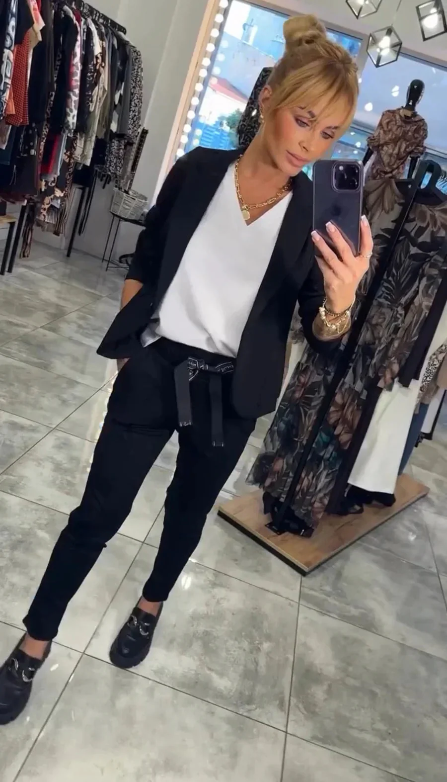 Kseniya - Elegante Set Di Blazer E Pantaloni - Image 11