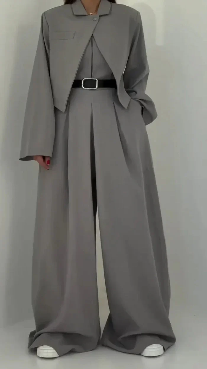 Lavara - Imposta Composta Da Blazer Corto e Pantaloni a Gamba Larga - Image 3