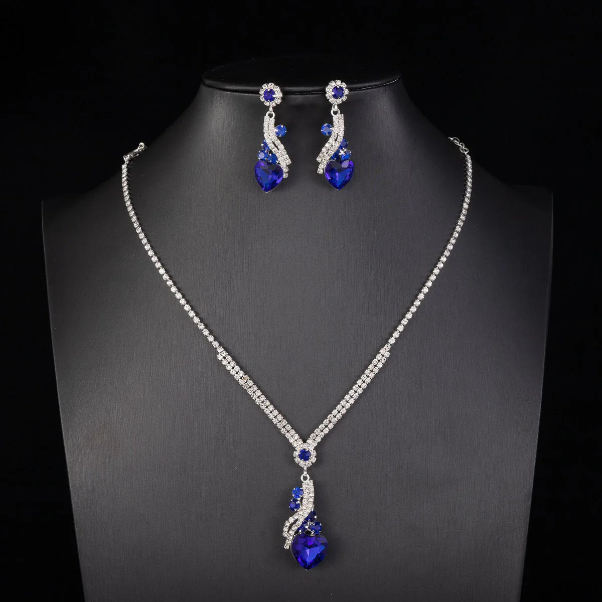 Lelia - Set Di Orecchini e Collana Con Strass - Image 5