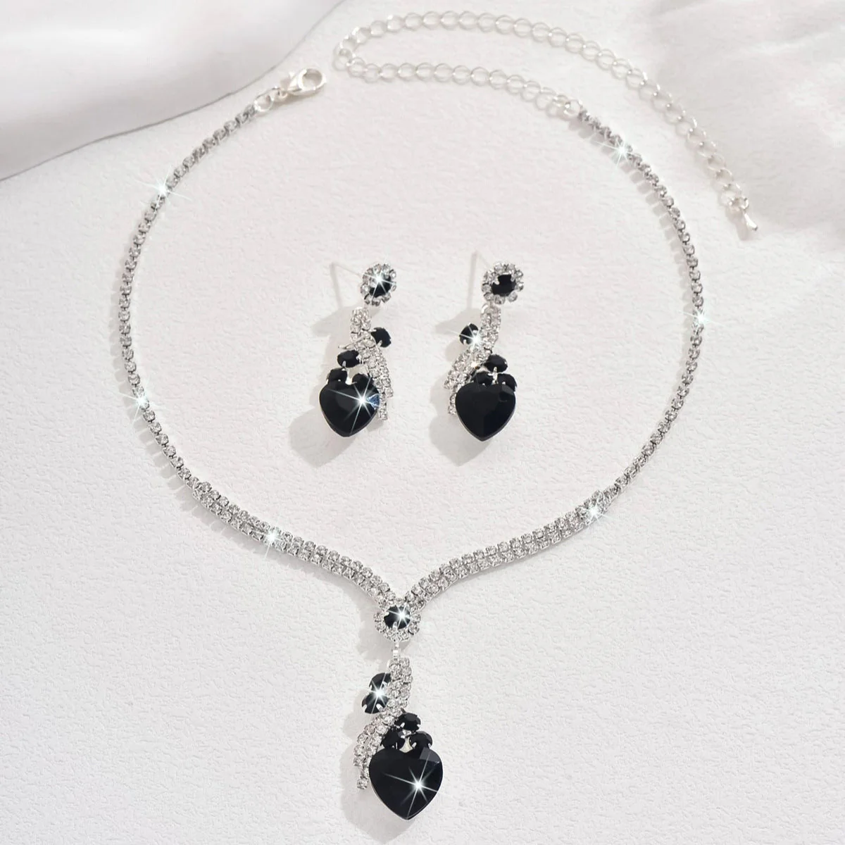 Lelia - Set Di Orecchini e Collana Con Strass - Image 9