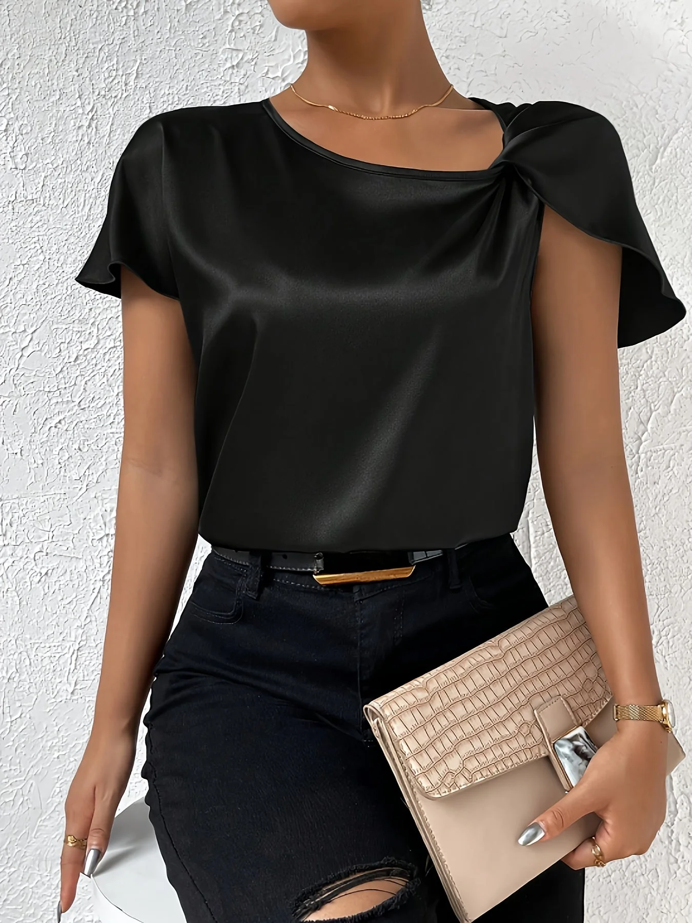 Loretta - Top Alla Moda Con Dettagli Unici Sulle Spalle - Image 5
