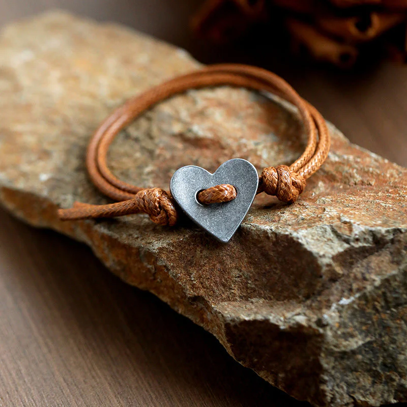 Lovenna - Bracciale Fatto a Mano con Simbolo del Cuore - Image 2