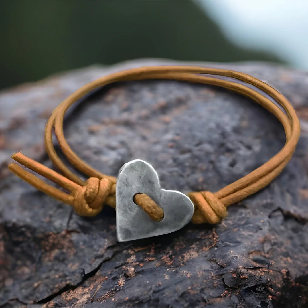 Lovenna - Bracciale Fatto a Mano con Simbolo del Cuore - Image 3