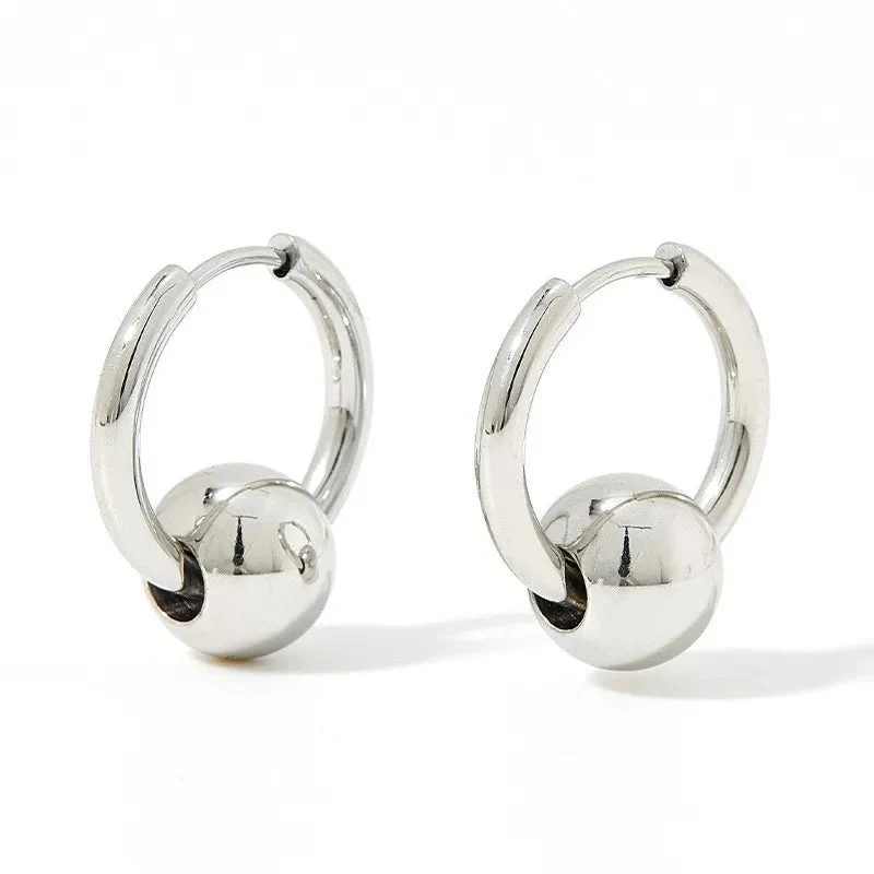 Maija - Orecchini a Cerchio Minimalisti In Argento - Image 4