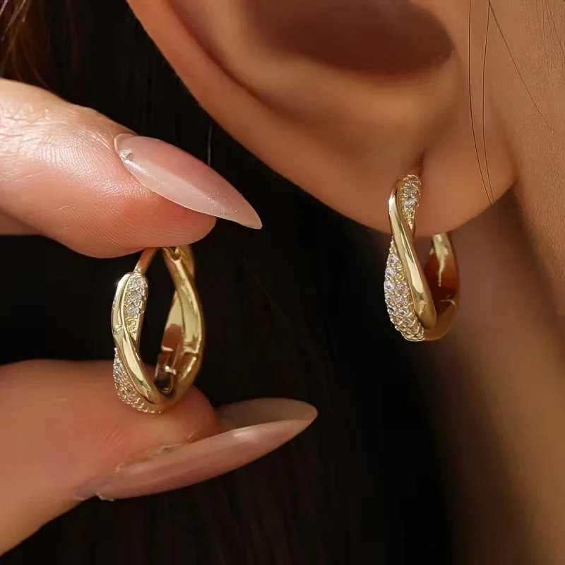 Minaal - Orecchini Intrecciati in Stile Coreano con Zirconi - Image 5