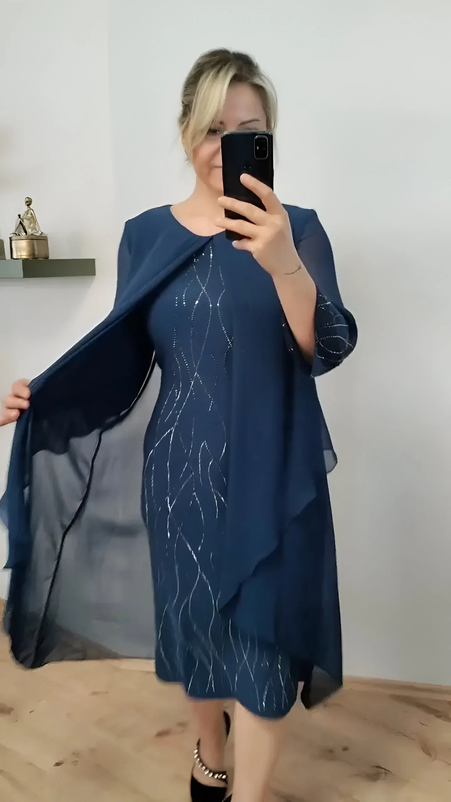 Nienke - Elegante Abito Avvolgente - Image 4