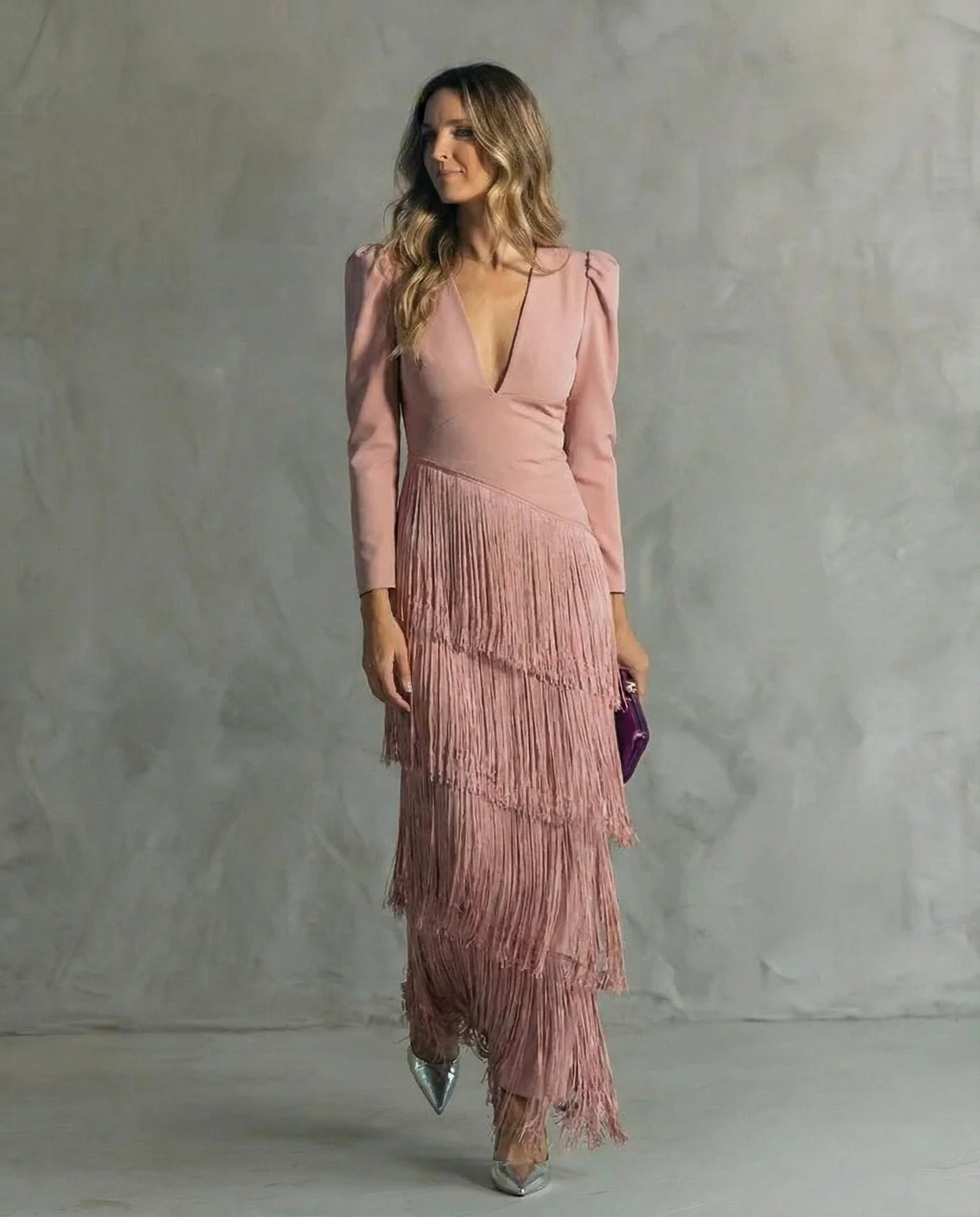 Nipuni - Abito Elegante Con Maniche a Frange - Image 3