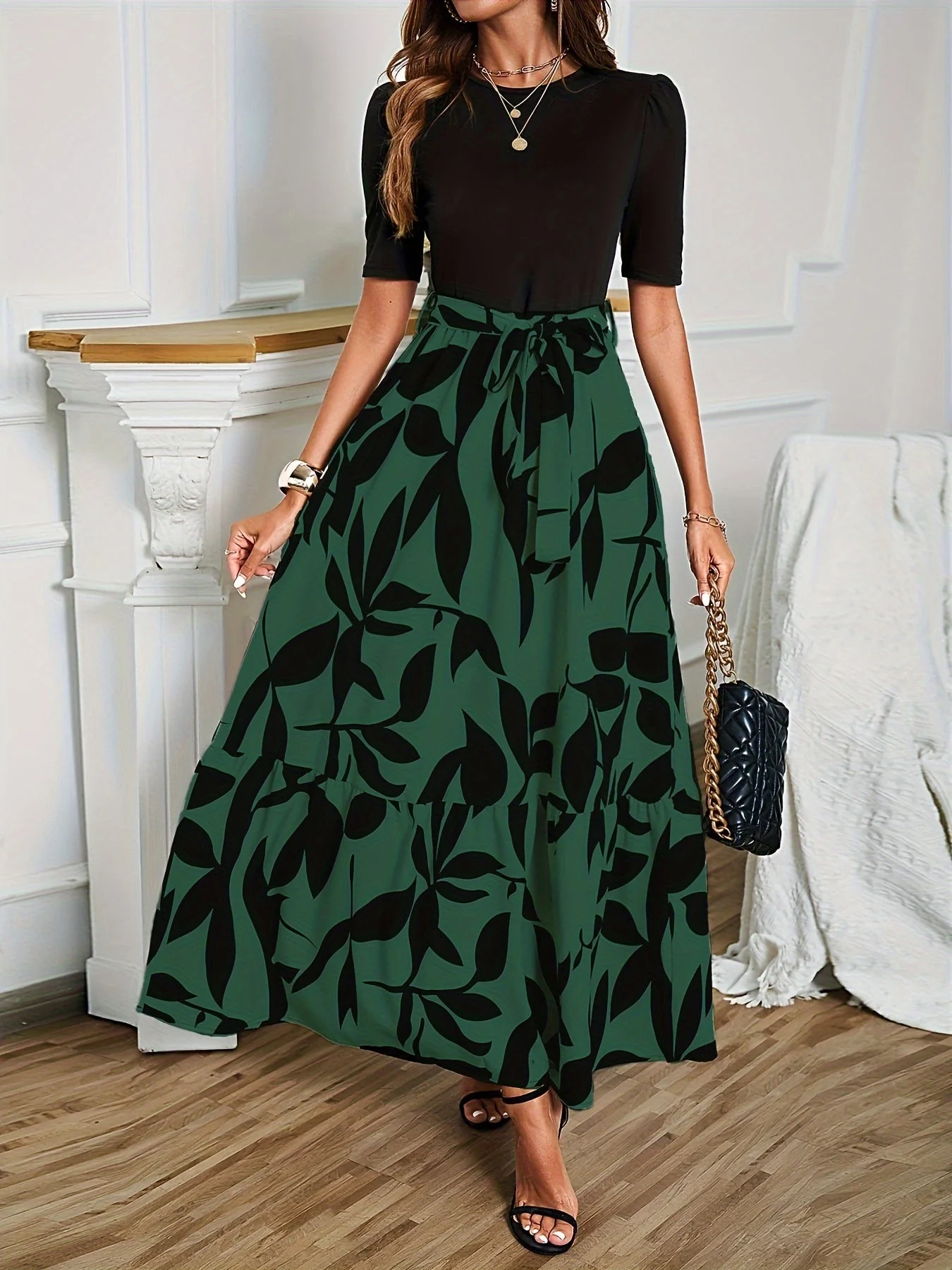 Nuray - Elegante Abito Floreale a Maniche Corte - Image 5