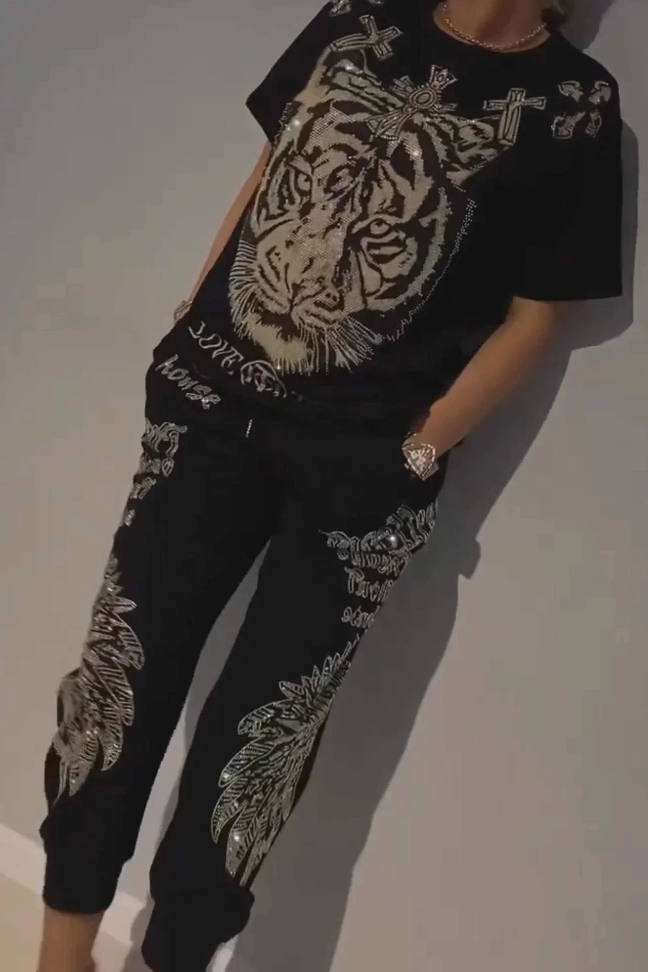 Quinzella - Set Pantaloni e Top Stampati Alla Moda - Image 3