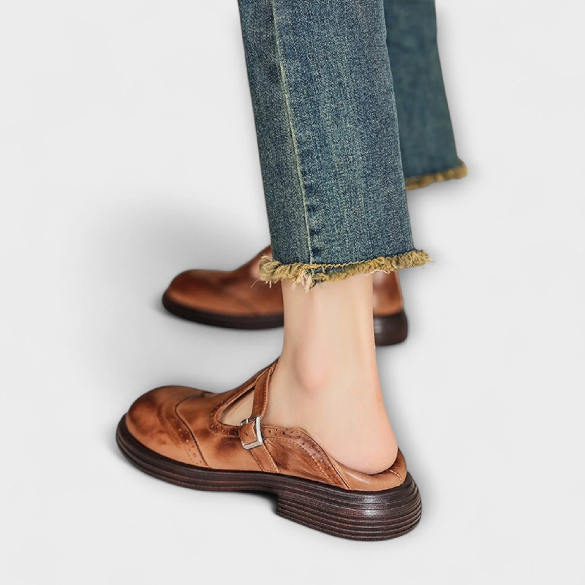 Sarolta – Mary Jane in Pelle - Image 4