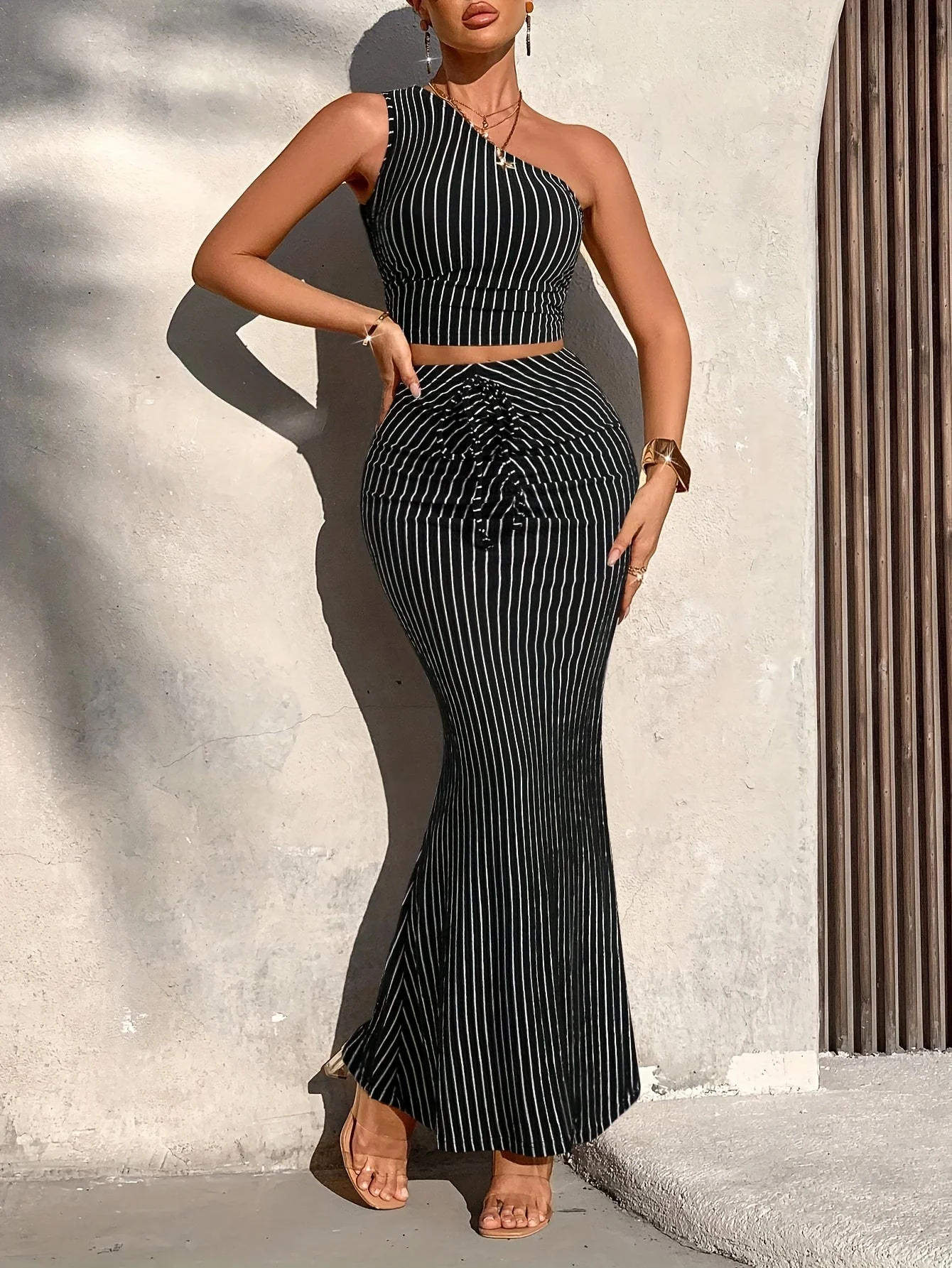 Shaiyla - Elegante Completo a Due Pezzi a Righe - Image 2