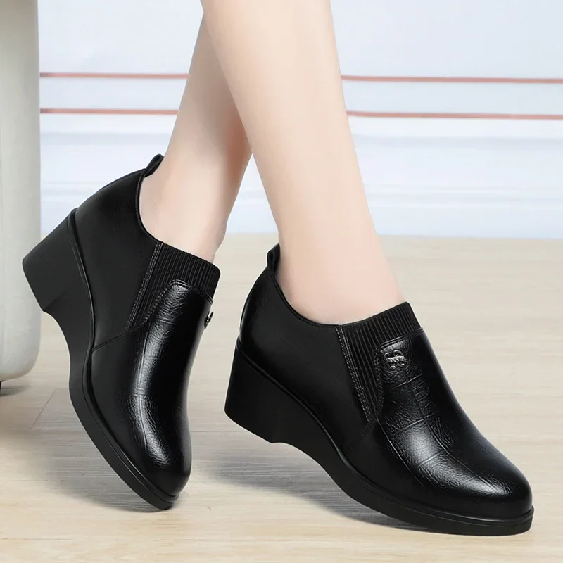 Switolina - Scarpe Alla Moda Con Zeppa In Pelle - Image 3