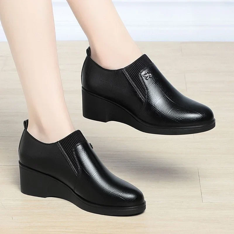Switolina - Scarpe Alla Moda Con Zeppa In Pelle - Image 4