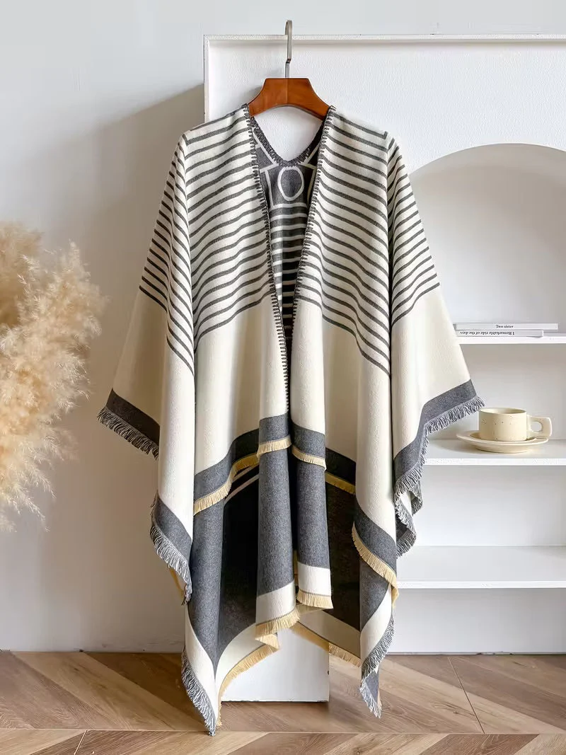 Taisija - Scialle Jacquard a Righe Reversibile In Finto Cashmere - Image 5