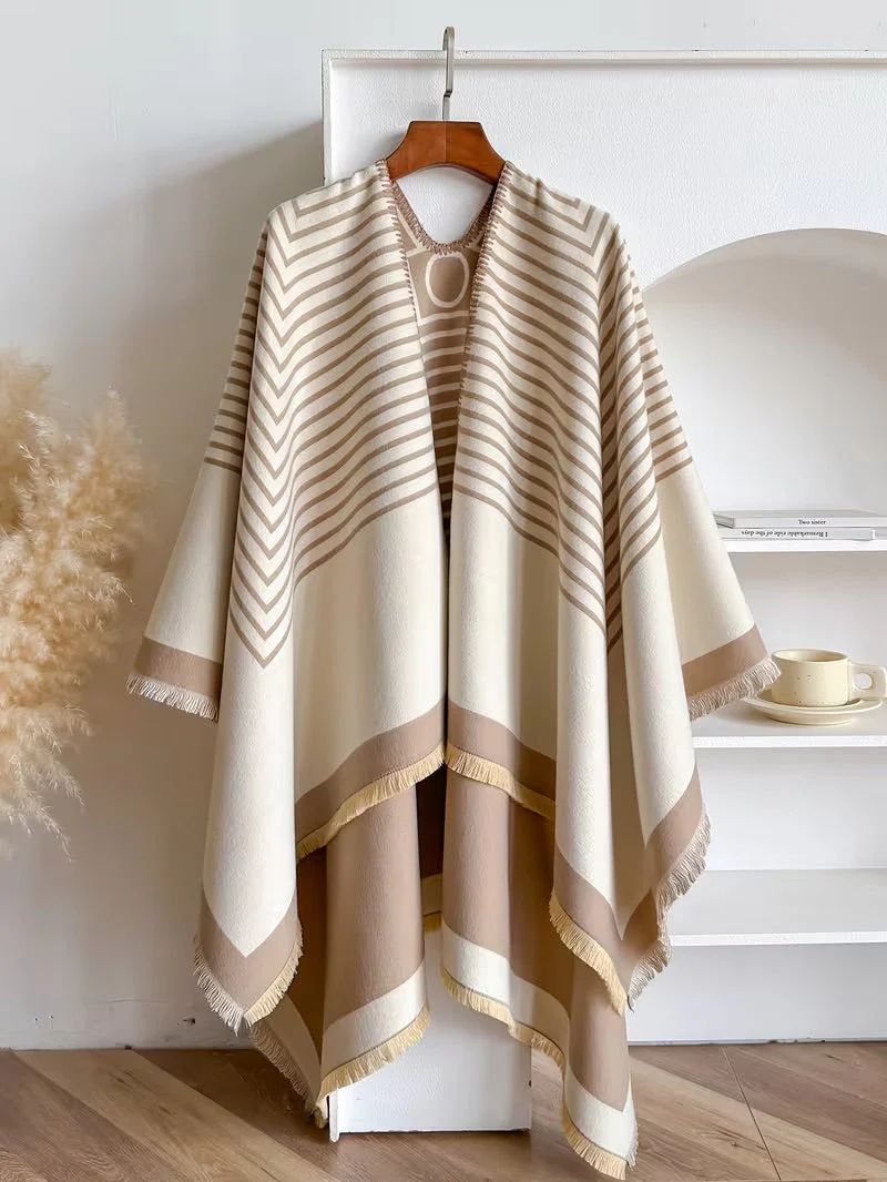 Taisija - Scialle Jacquard a Righe Reversibile In Finto Cashmere - Image 6