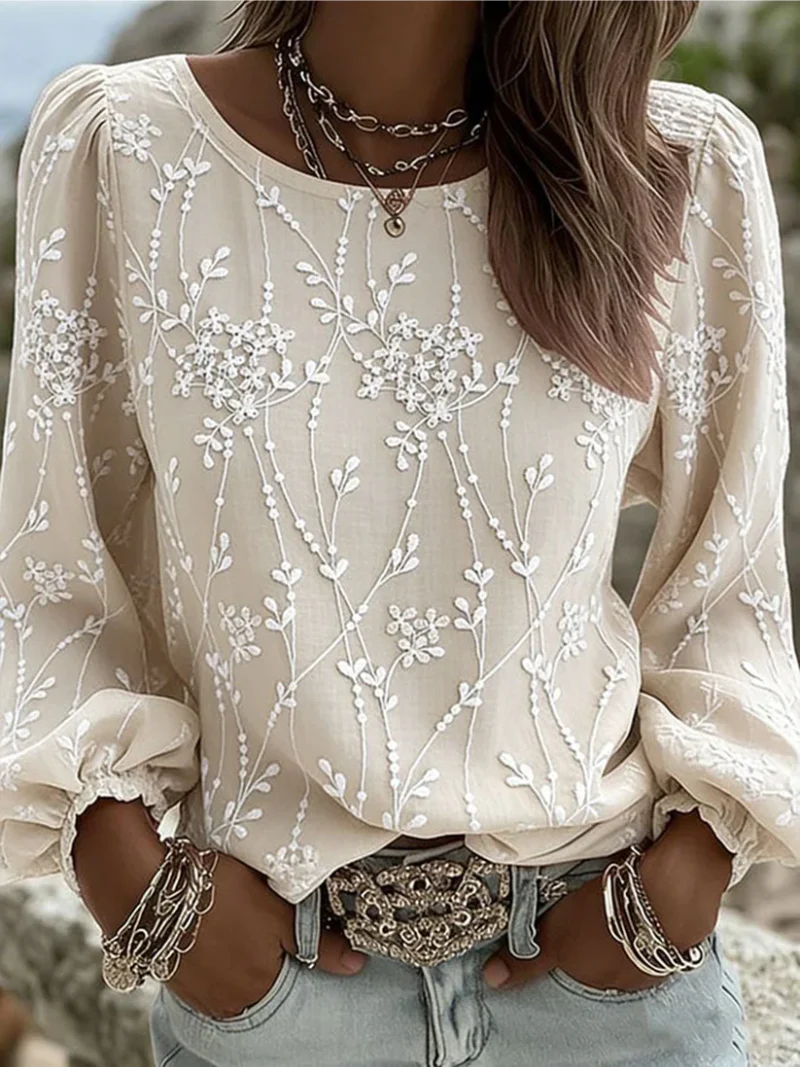 Udmila - Elegante Blusa Con Bordados Florales - Image 2